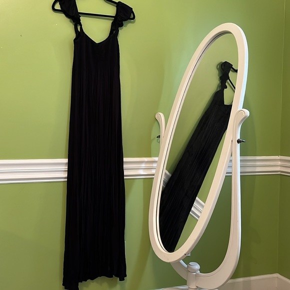 noflik Sleeveless Ruffle Straps Smocked High Slit Dress - Picture 7 of 9
